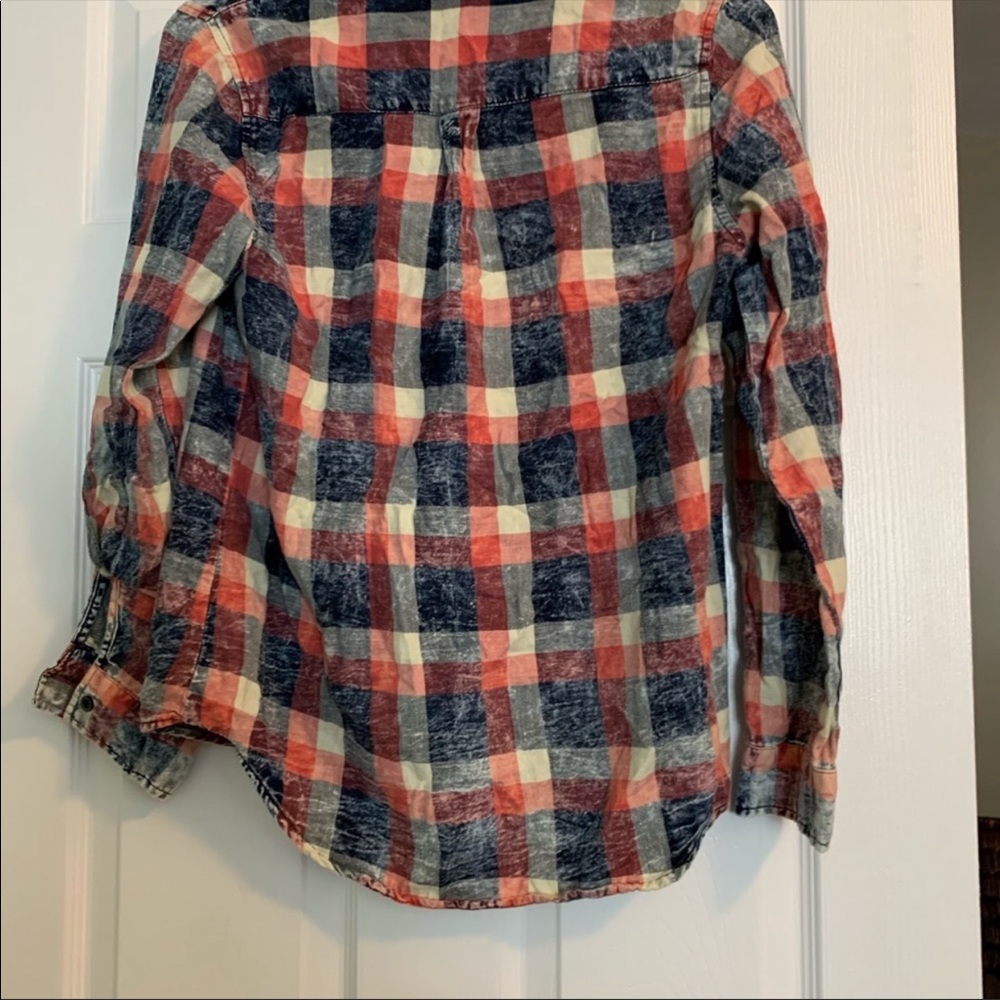 Cute cotton like Button down top